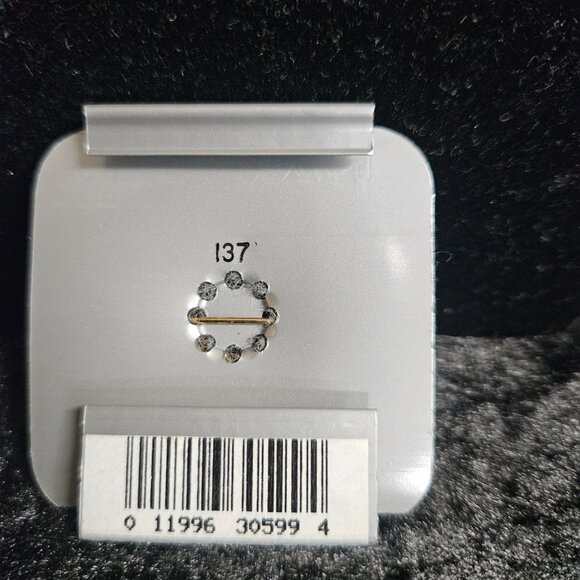 Vintage 1928 Gold Tone center faux pearl Pin - Picture 3 of 3